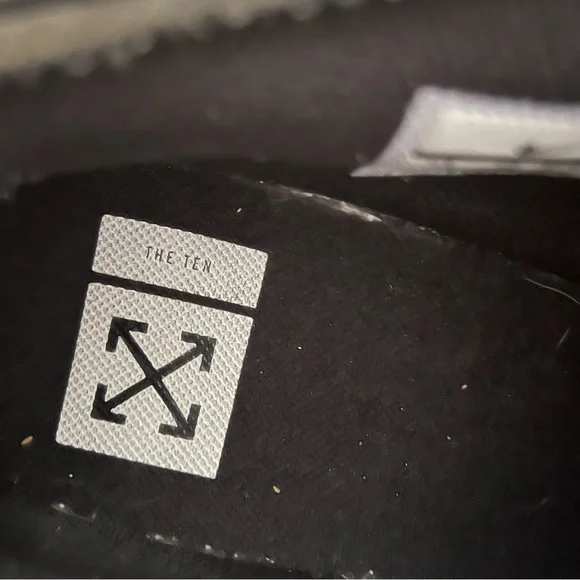 Nike Air Max 90 Men’s Black, White & Orange Low-Top Athletic Sneakers - Picture 7 of 13